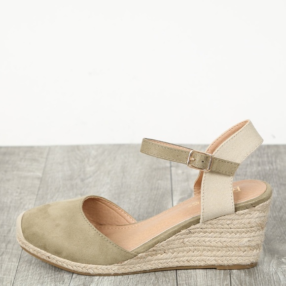 Round Toe Espadrille Wedge Low Platform Sandals - Picture 3 of 7